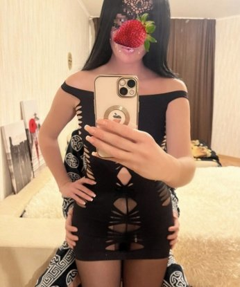 Со мной каждое наше свидание — это настоящая экзотическая сказка. Мои опытные и нежные руки сделают массаж, который вы не забудете никогда. Люблю экспериментировать и открыта для новых ощущений. Возможности ограничены только вашей фантазией. Отзывы моих клиентов говорят сами за себя — им нравится мой чувственный подход и умение угадывать желания. Фото продаются отдельно, у меня есть прекрасные снимки, чтобы подогреть ваш интерес. Живу в Москве и готова подарить вам приятные моменты в этом прекрасном городе. 🌟💋❤️🔥 Лидия